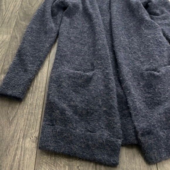 Aritzia Black Women's Cardigan - Picture 5 of 6